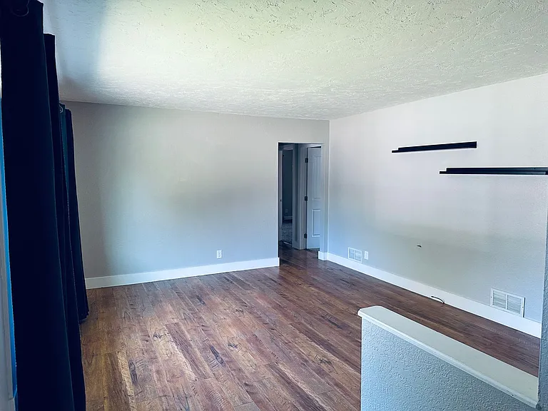 2038 Lewis Ave — Photo 14