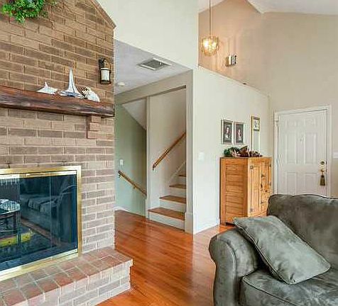 5th image of 155 Sturbridge Dr