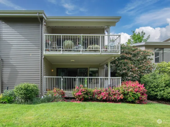 6467 Sand Point Way NE, Seattle, WA 98115