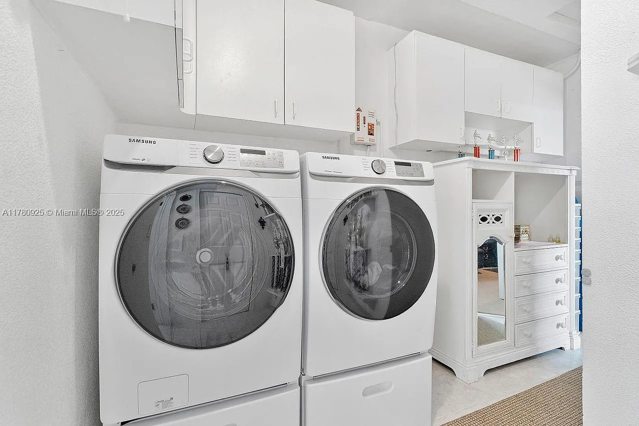 3 bed, $5,700 — Photo 3