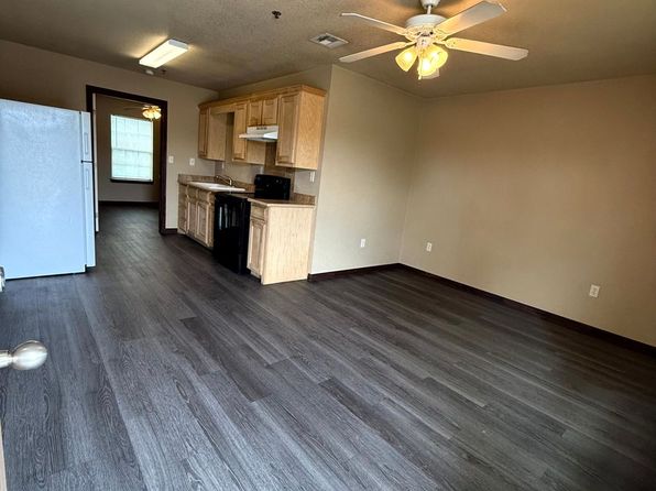 $500 Off 1st Full Month!* All Utilities Included!* Cozy 1-Bedroom* Pet Friendly* Great Location*, 117 New Dallas Hwy, Waco, TX 76705