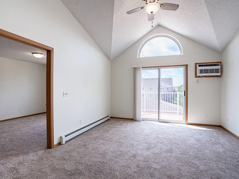 Bismarck, ND Sierra Ridge Apartments | 22A | Living