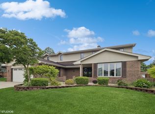 8221 Arrowhead Ln, Orland Park, IL