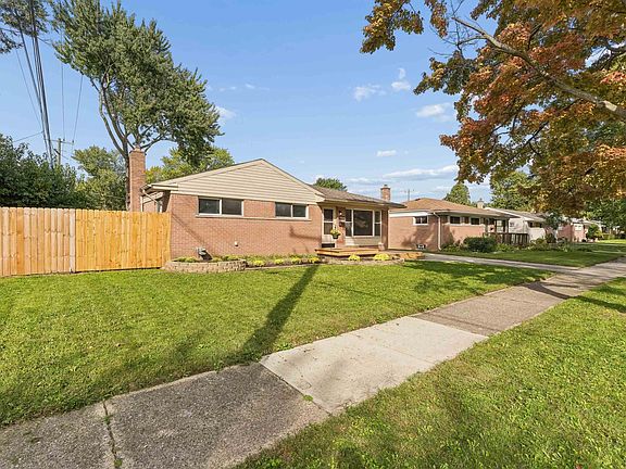 3rd image of 35831 Rewa St