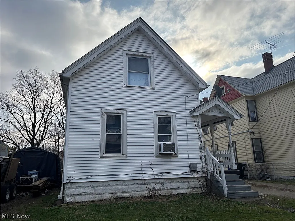 3291 W 54th St photo 1