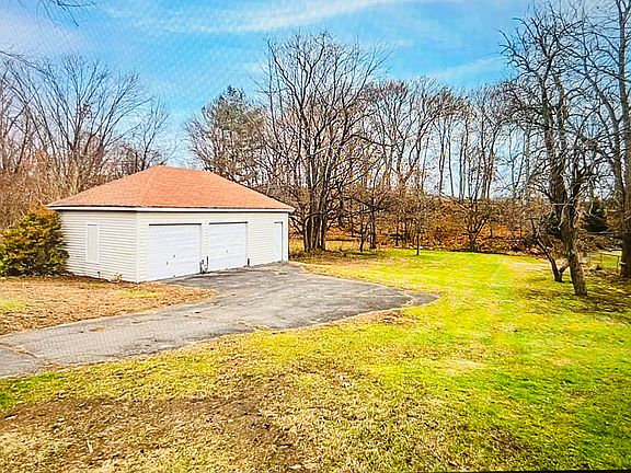 Large shared yard (note that the garage is not part of the unit)