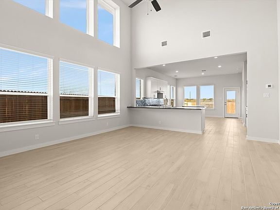 3rd image of 1018 Kocher Drive