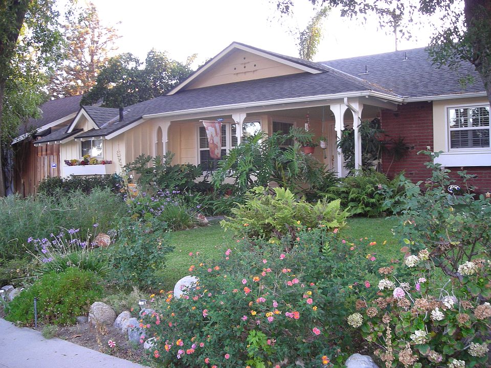 1st image of 9339 Woodley Ave