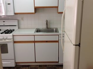 10420 217th St, Queens Village, NY 11429
