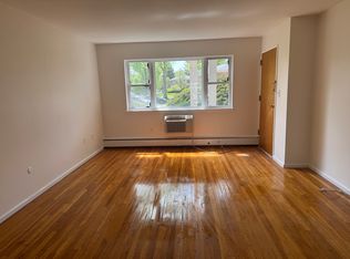 93 Manchester Ct, Wayne, NJ 07470