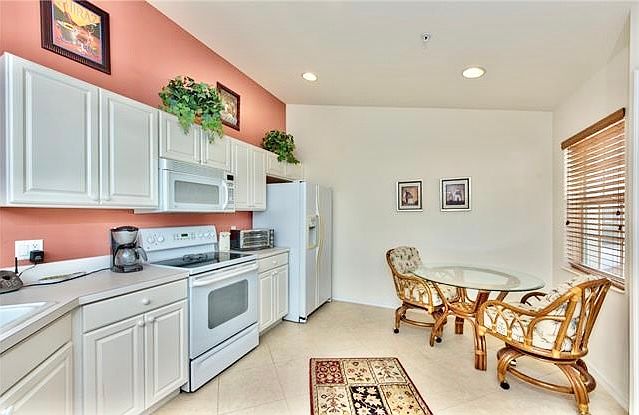 1st image of 1325 Henley St APT 905