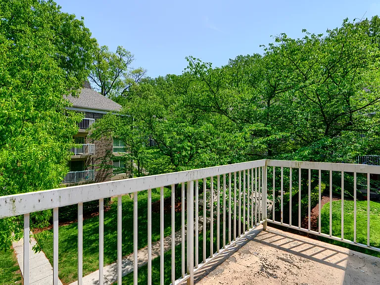 Westchester West Apartments — Photo 54