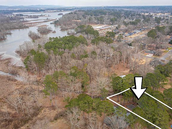 3rd image of 217 Monterey Cir