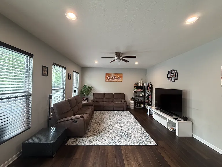 6769 Lady Abigail Dr — Photo 10