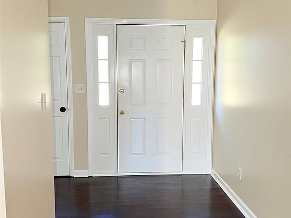 2nd image of 1029 Juniper Ct