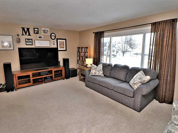 3rd image of 744 Bohm Ct