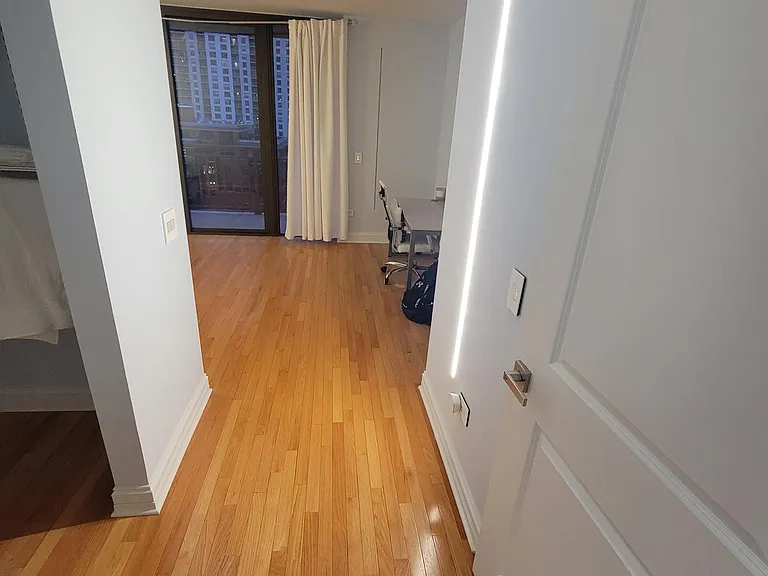 630 N State St #1201 — Photo 21