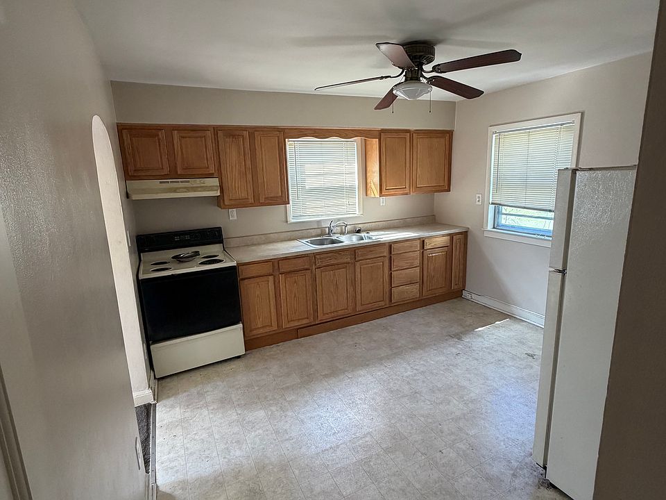 1st image of 34 Race St APT 2