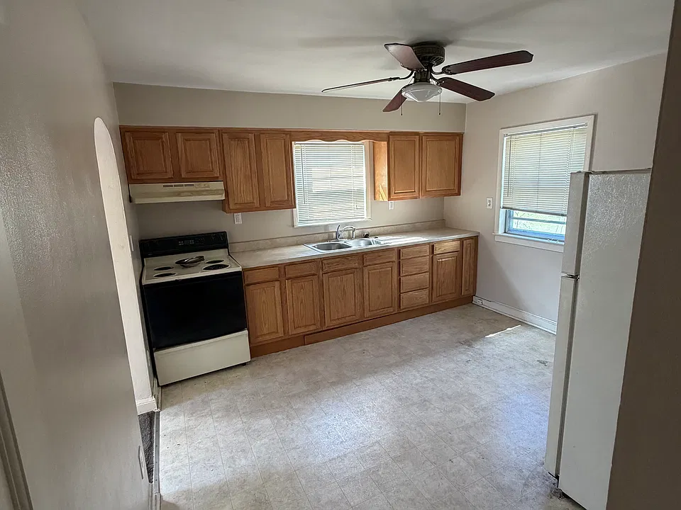 34 Race St #2
