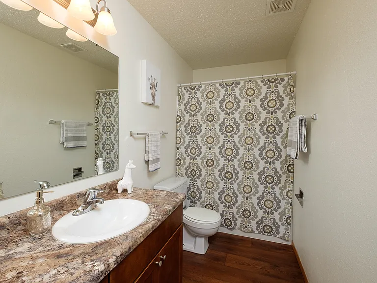 Fargo, ND Dynasty Apartments | Bathroom