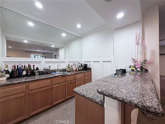 4th image of 562 Quigley Ln