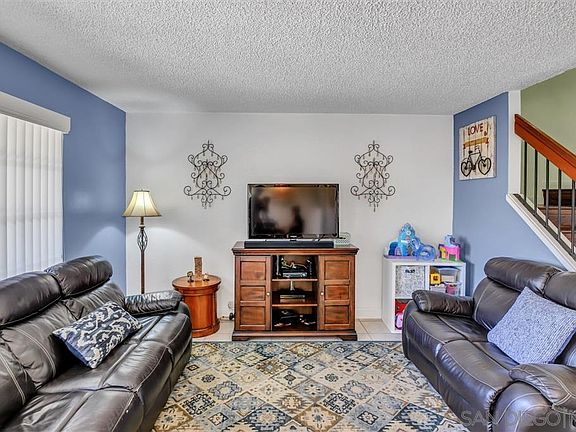 2nd image of 1735 Manzana Way
