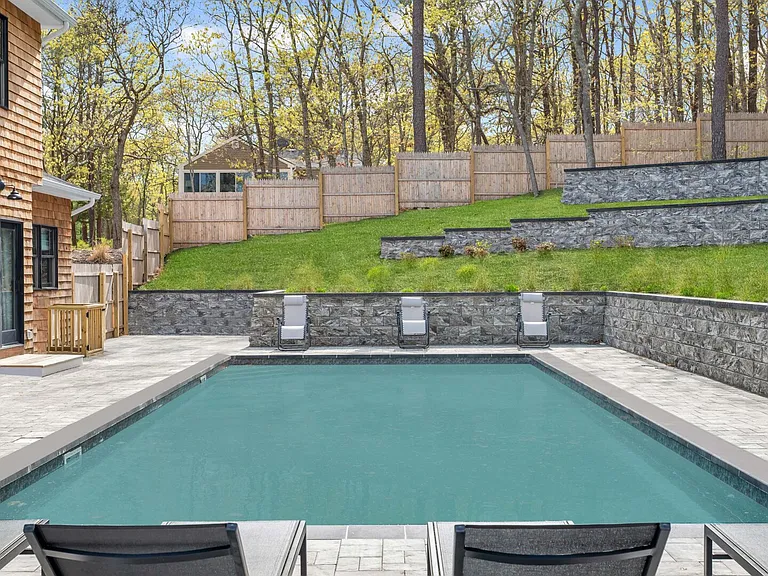 6 Ridge Way — Photo 2