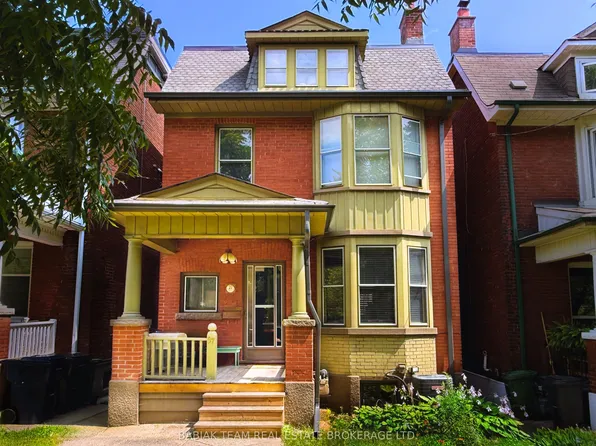 57 Parkway Ave, Toronto, ON M6R 1T6