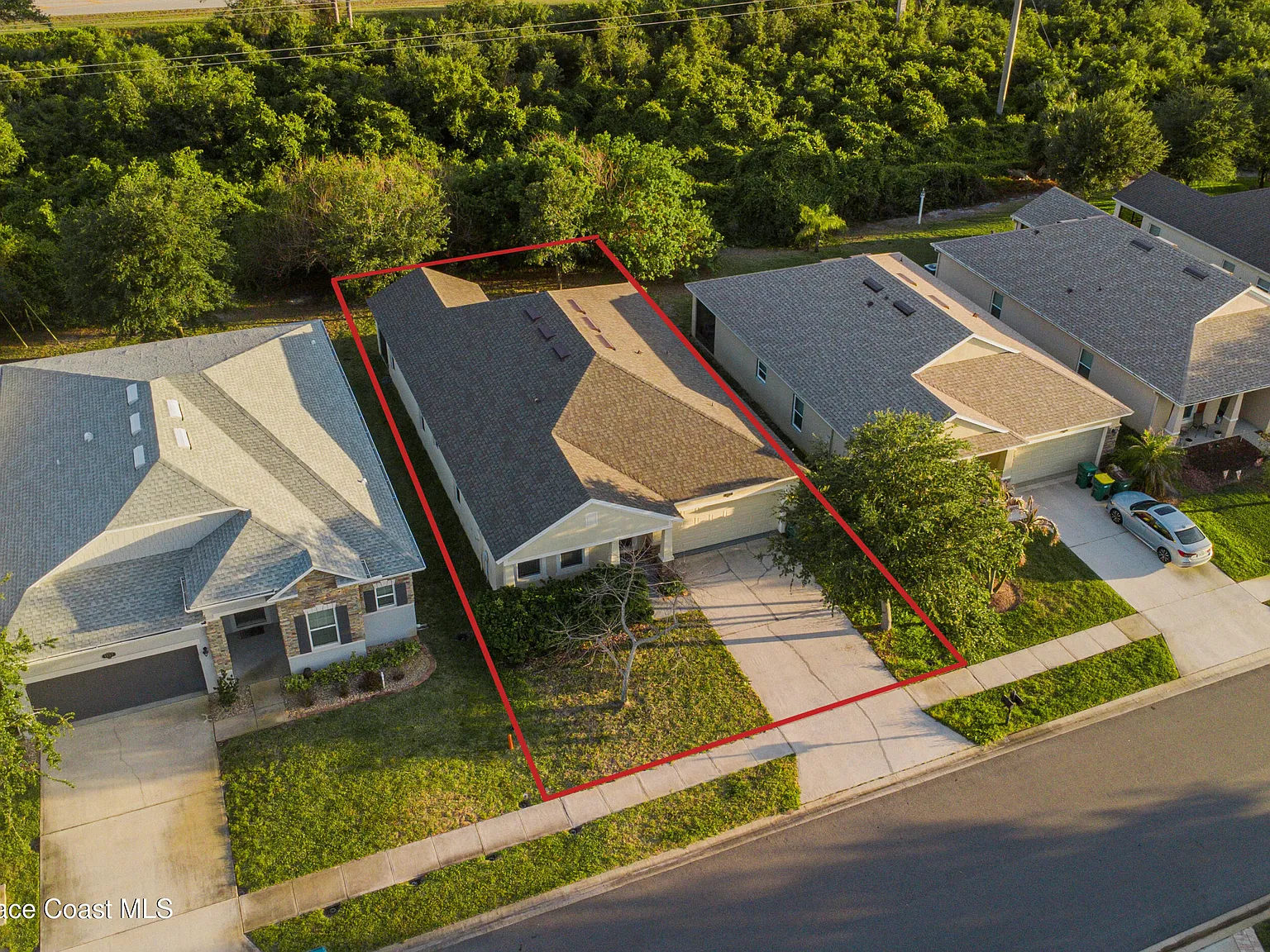 3 bed, 2.0 bath, 1976 sqft, $2,600 — Photo 4