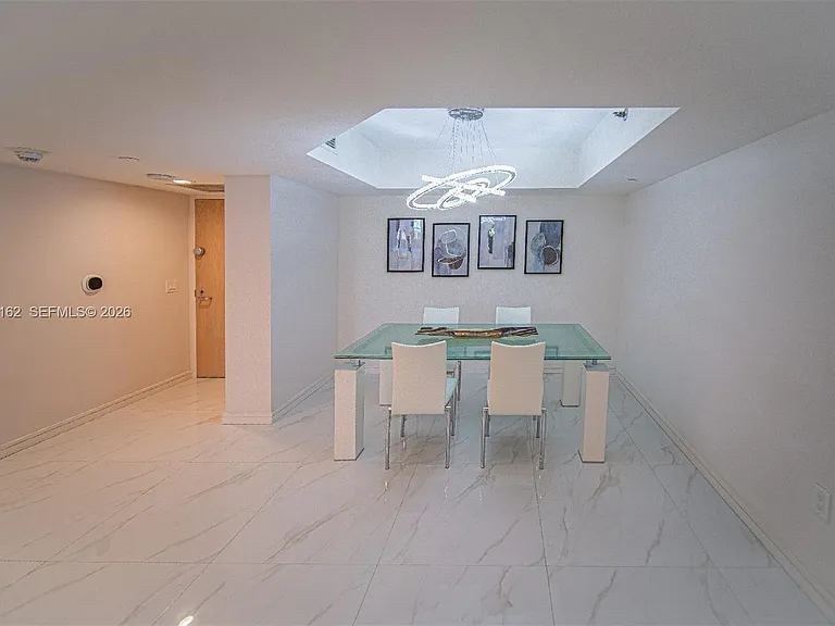 16445 Collins Ave #425 — Photo 5