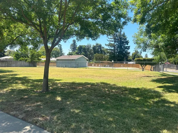 668 Knollwood Dr, Woodland, CA 95695