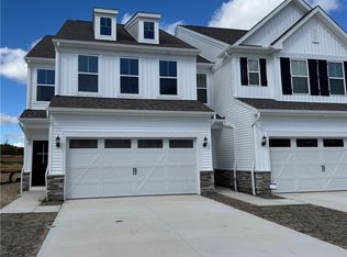 940-1 Memory Ln, Aurora, OH 44202