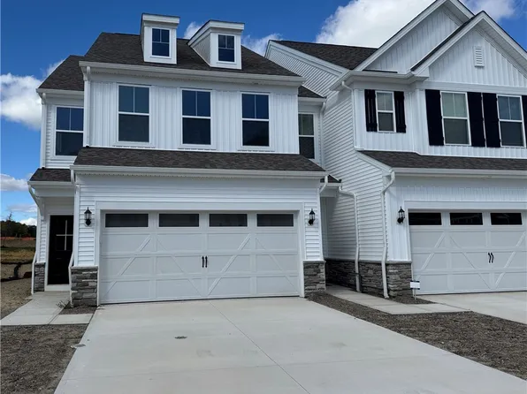 940-1 Memory Ln, Aurora, OH 44202