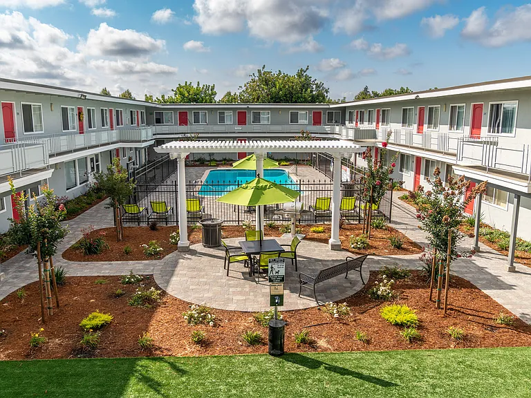 Bon Aire Apartments — Photo 91