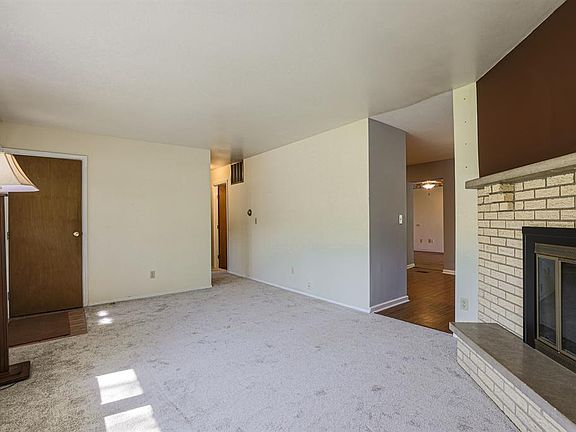 5th image of 7655 Katy Dr