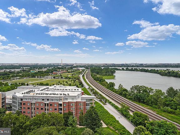 4th image of 1200 Crystal Dr APT 1513