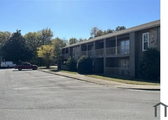 2 bed, 784 sqft, $849 — Photo 2