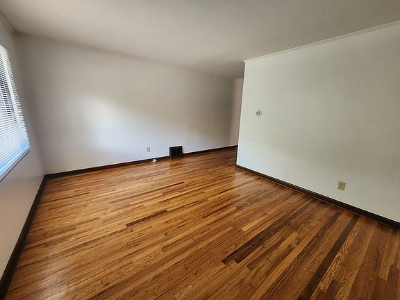 3rd image of 1523 King Ave #3
