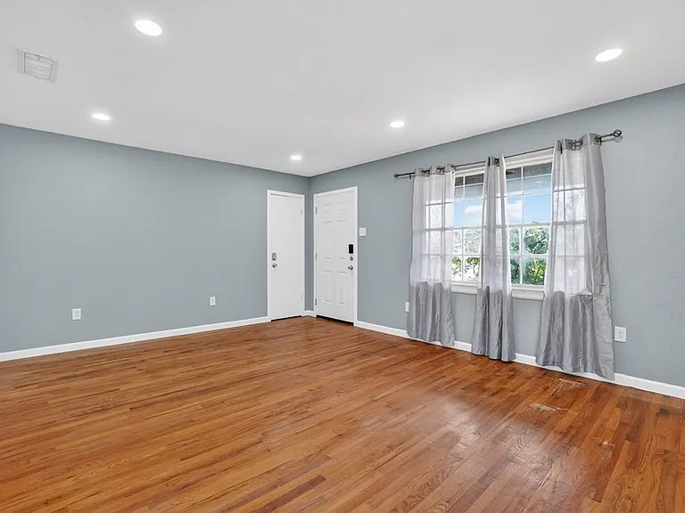 4427 Leddy Dr — Photo 7