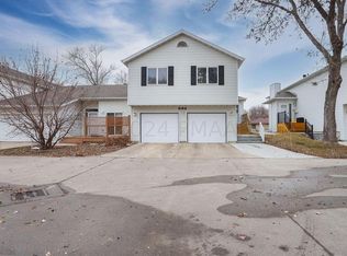 664 13th Ave E, West Fargo, ND 58078
