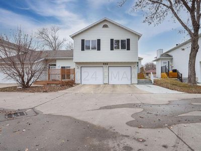 664 13th Ave E, West Fargo, ND, 58078