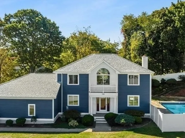 145 Windward Dr, Somerset, MA 02726