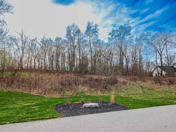 10264 Forest Hills Dr, Demotte, IN 46310