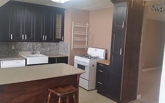 4th image of 126 N Glencoe Cir