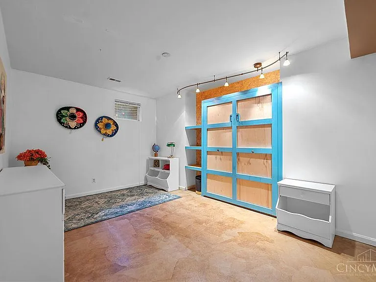 7883 Chestershire Dr — Photo 43