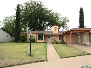 909 W Clayton Ave, Artesia, NM 88210