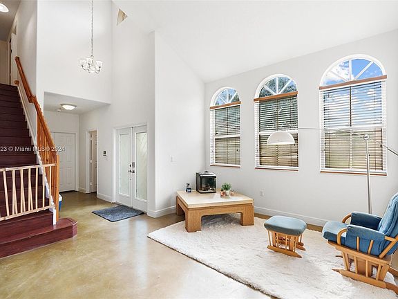 5th image of 378 E Garden Cove Cir