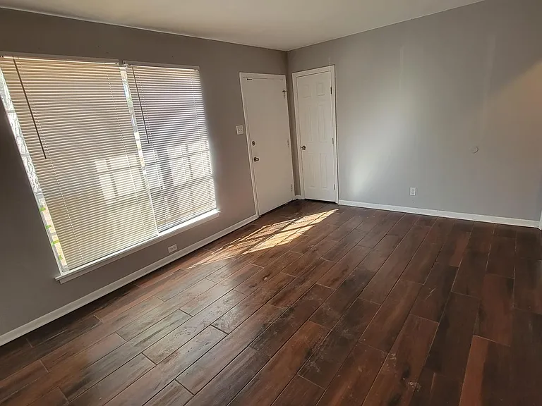 5800 Liberty Cv — Photo 5