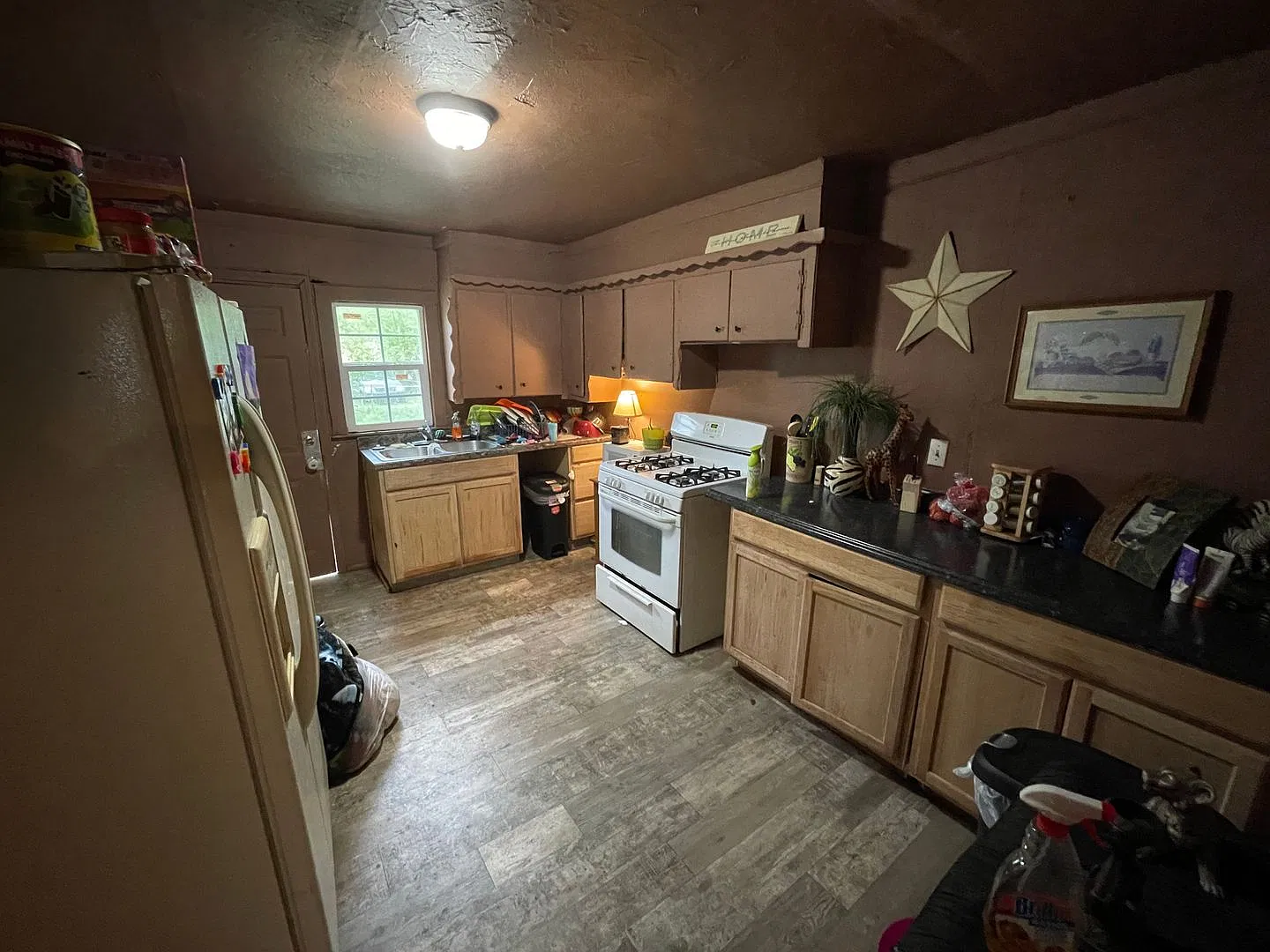 Beautiful 3 bed bed 1 bath make ready home is available! — Photo 2