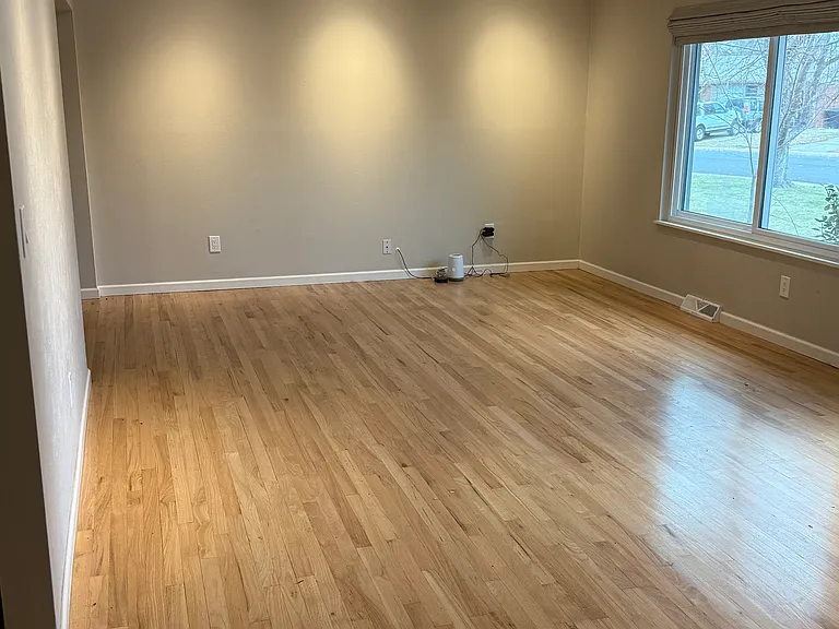 837 S Grape St — Photo 9
